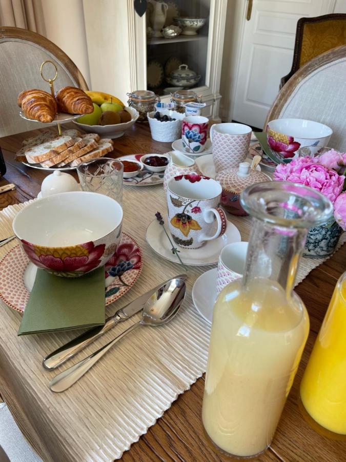 Maison Hirondelles Hotes Mezieres-sur-Issoire Bagian luar foto